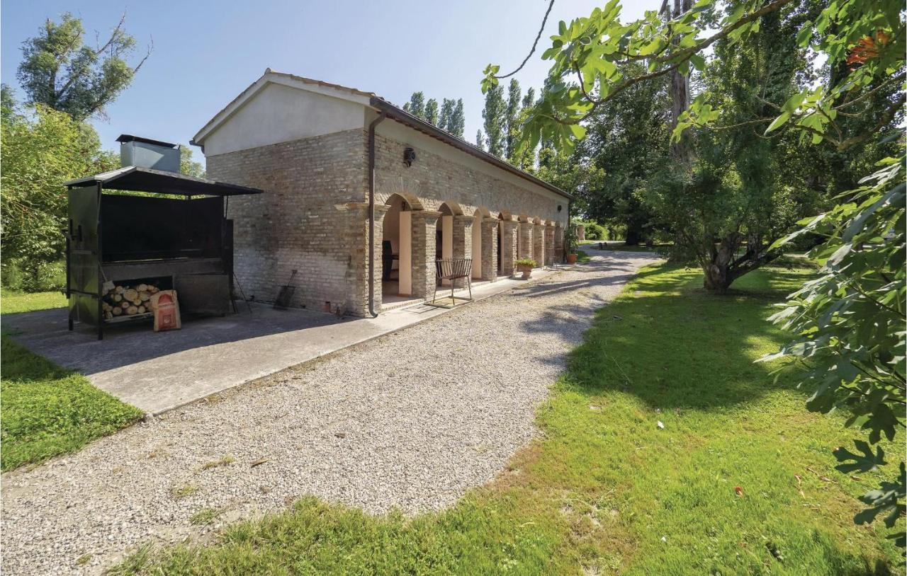 2 Bedroom Awesome Home In Taglio Di Po Ro Порто Виро Екстериор снимка