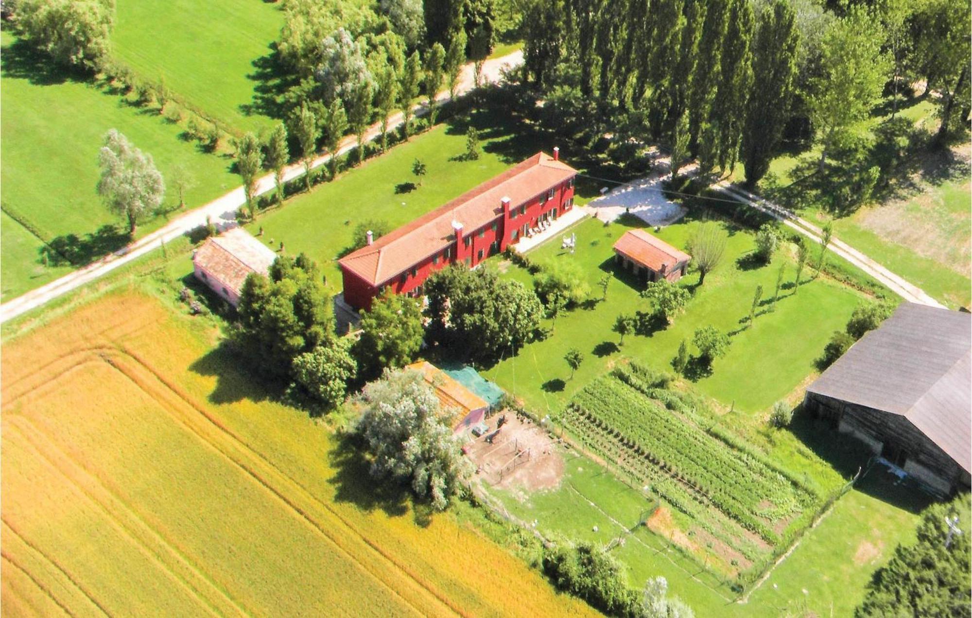 2 Bedroom Awesome Home In Taglio Di Po Ro Порто Виро Екстериор снимка