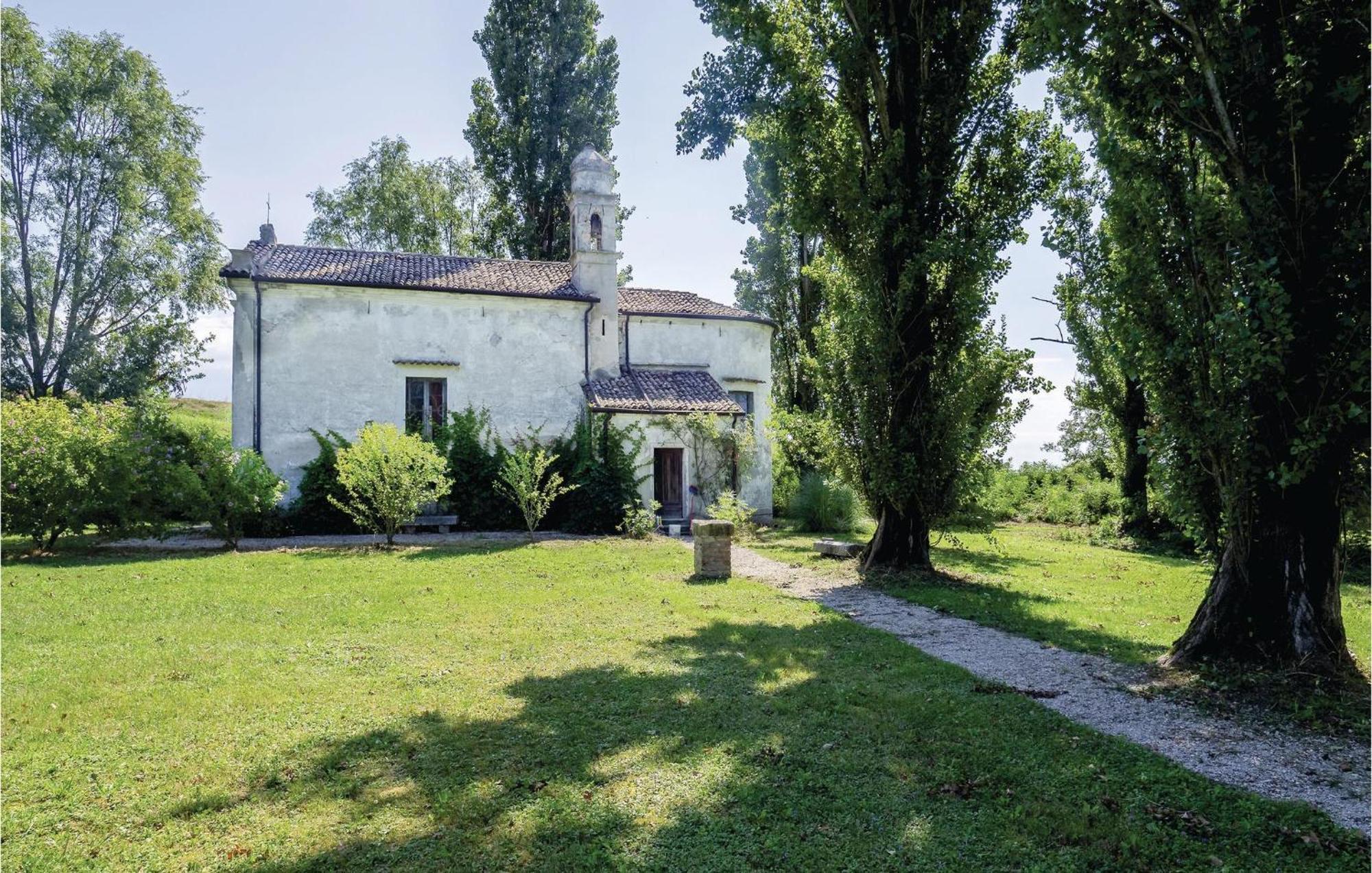 2 Bedroom Awesome Home In Taglio Di Po Ro Порто Виро Екстериор снимка